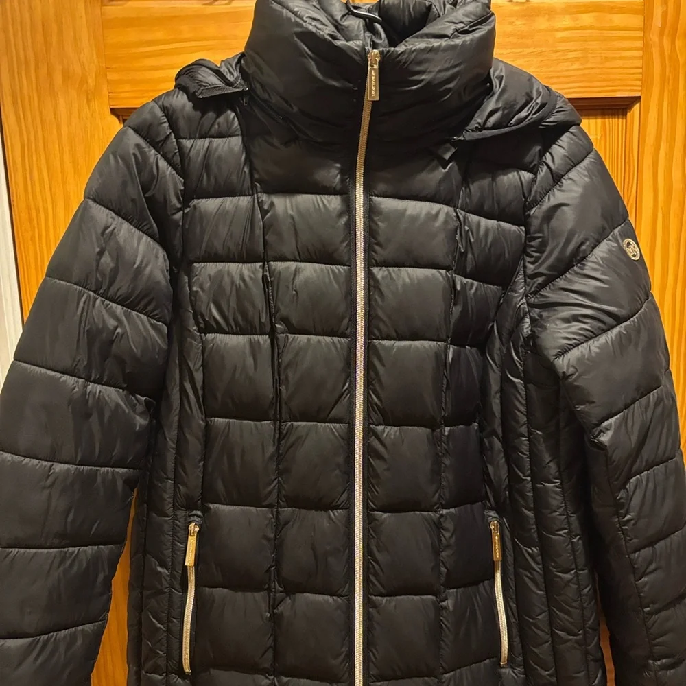 Michael Kors Black Quilted Insulated Jacket - Picture 2 of 8